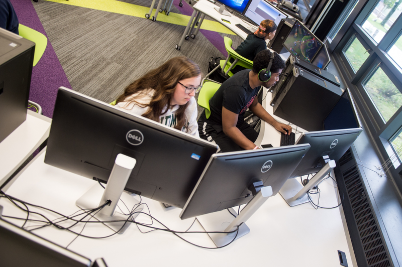 Illustration for article titled Collegiate Esports Is Uncharted Territory, So Smaller Schools Are Staking Their Claim